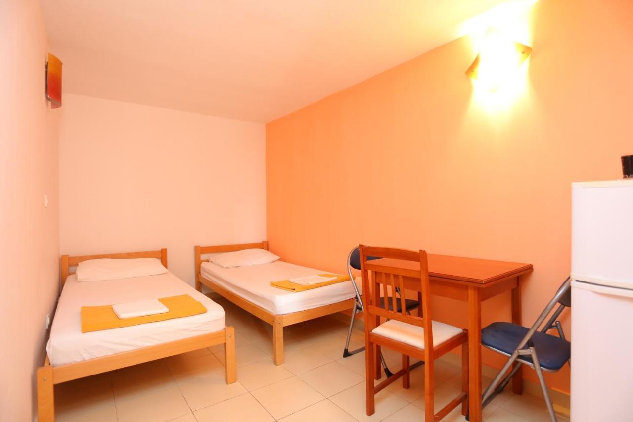 Apartments By The Sea Nemira, Omis - 17039 Tice Esterno foto